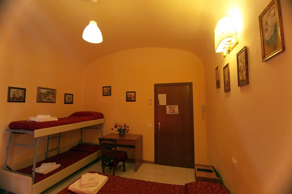 Hostel Pink Floyd روما المظهر الخارجي الصورة